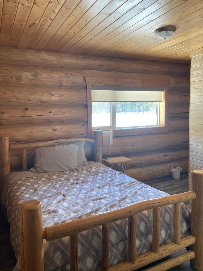 Cougar Mountain 4*
