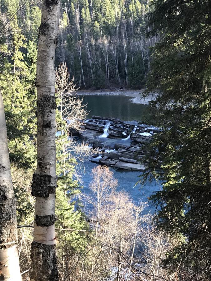 Cougar Mountain 4* Valemount
